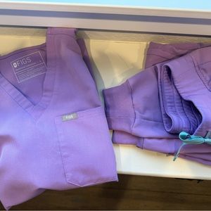 Lilac Dawn Figs scrub set